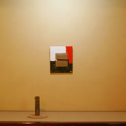 床の間にかけられた絵画、実は備前焼の陶板が貼られた現代アート。すべて木村英昭さんの作品です。