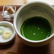 人気のドリンクメニュー「濃茶オ・レ」。カフェで「濃茶」が飲めるのは、きっとここだけ。だと思います。