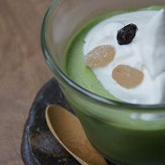 こちらも人気の「ビター抹茶ババロア」。ふんだんに抹茶を使用した、ちょっとオトナ味なスイーツです。