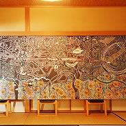 マッキー一本で圧倒的かつ独特な世界感を表現する石井司さんのドローイング。立体もキュートです。