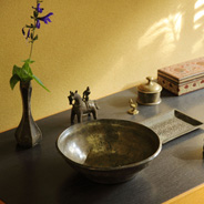 遥か遠くからやってきた、インド＆スリランカのアンティークとヴィンテージ。インテリアのアクセントとしても見立ての茶道具としてもステキです。