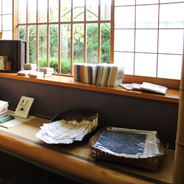 遥か遠くからやってきた、インド＆スリランカのアンティークとヴィンテージ。インテリアのアクセントとしても見立ての茶道具としてもステキです。